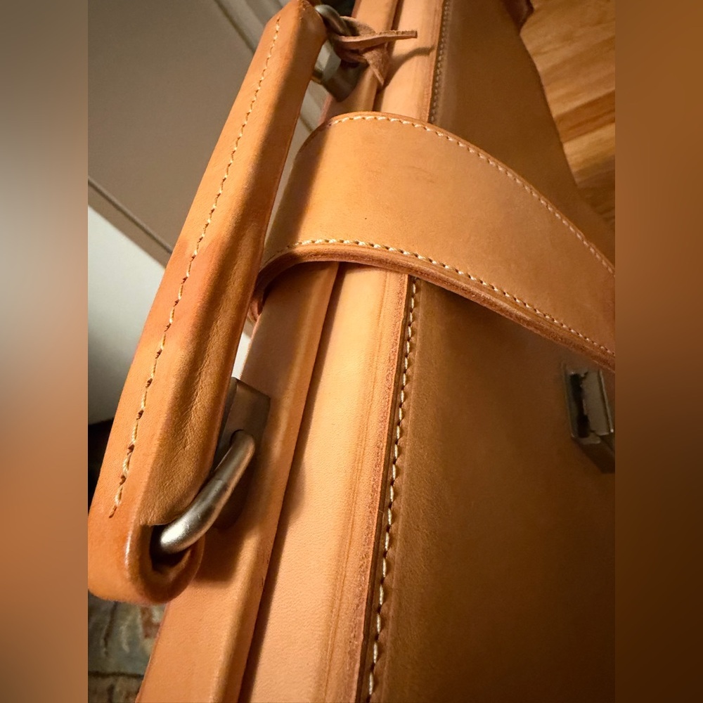 NWOT Rare BREE satchel in natural leather with lock and key - Picture 8 of 10